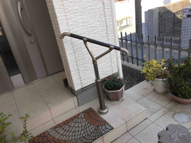 画像：屋外手すり設置